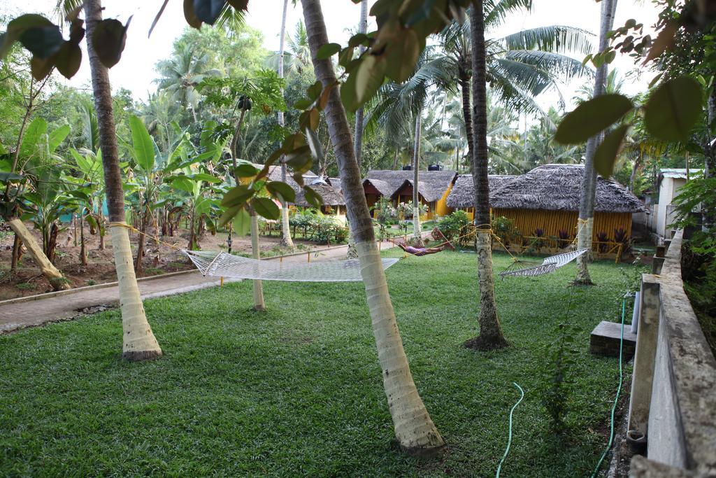 Savithri Inn Bamboo Cottages & Resorts Varkala Dış mekan fotoğraf