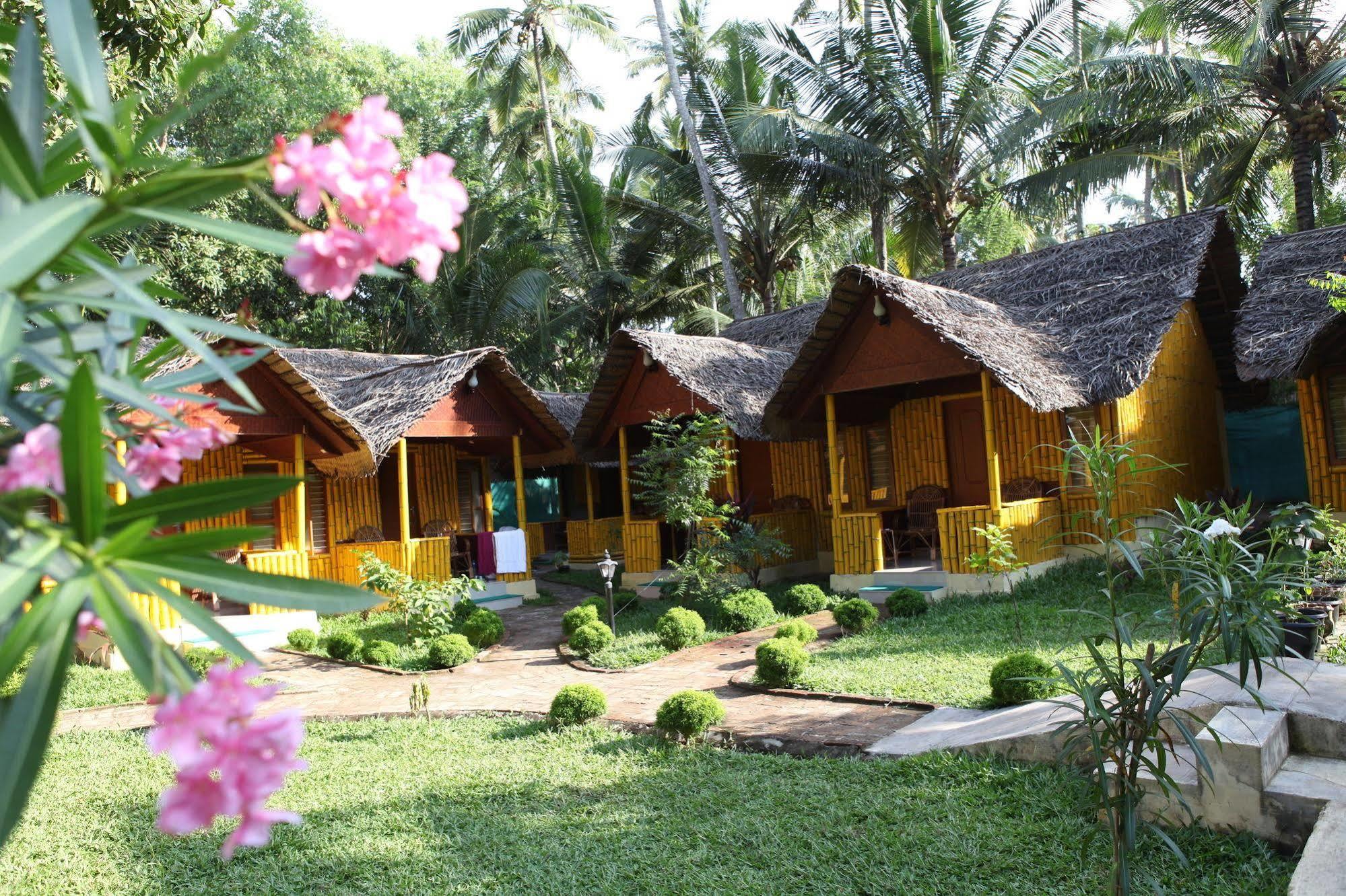 Savithri Inn Bamboo Cottages & Resorts Varkala Dış mekan fotoğraf