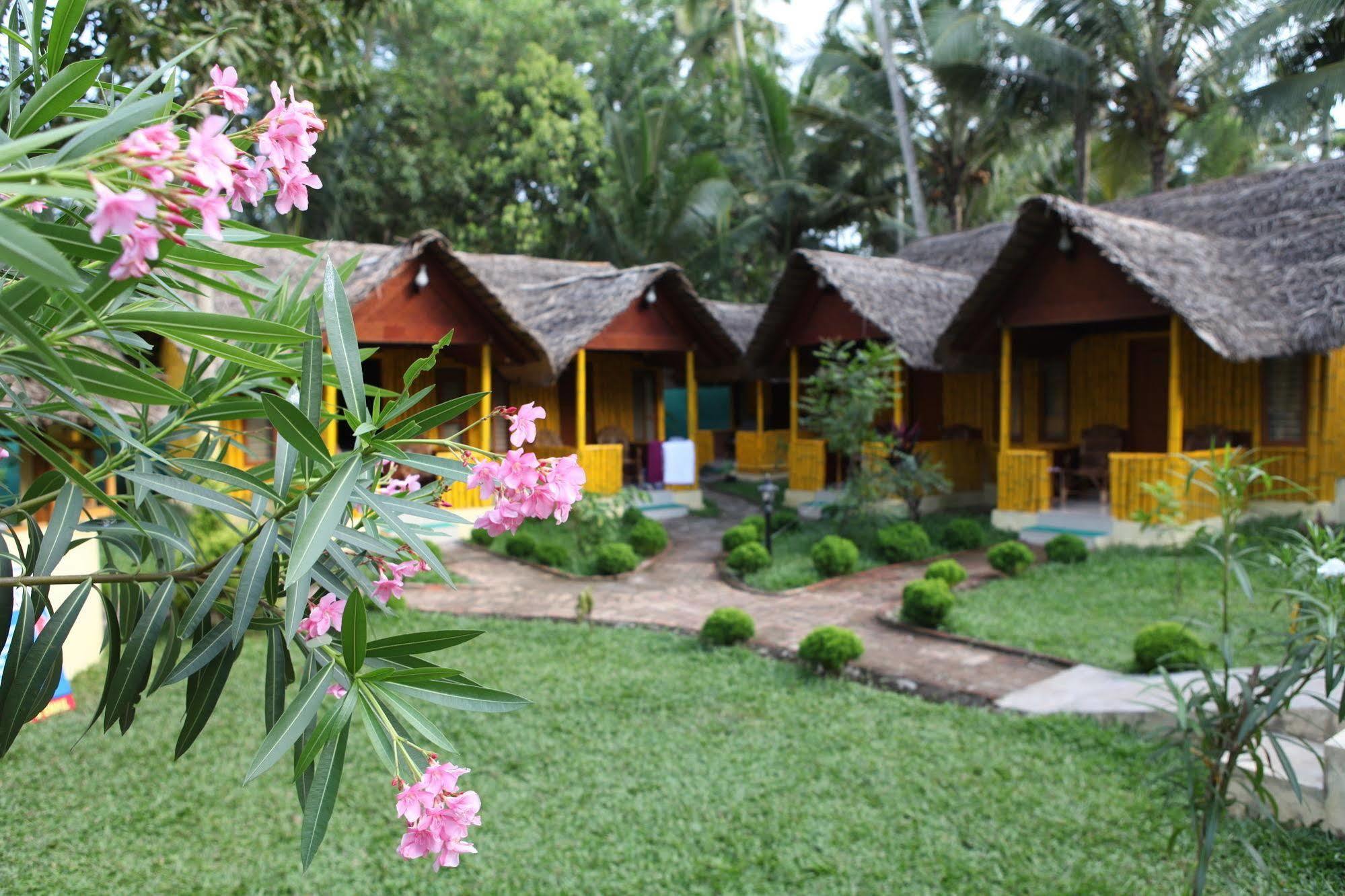 Savithri Inn Bamboo Cottages & Resorts Varkala Dış mekan fotoğraf